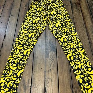 NWT Zoozats Kids Yellow and Black Iowa Hawkeye Patterned Leggings Size Large